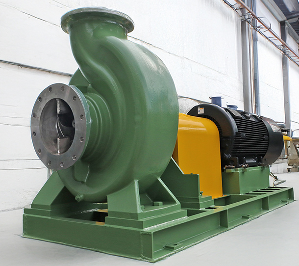 半導体プラント向け冷却水ポンプ（CAW）納入事例イメージ