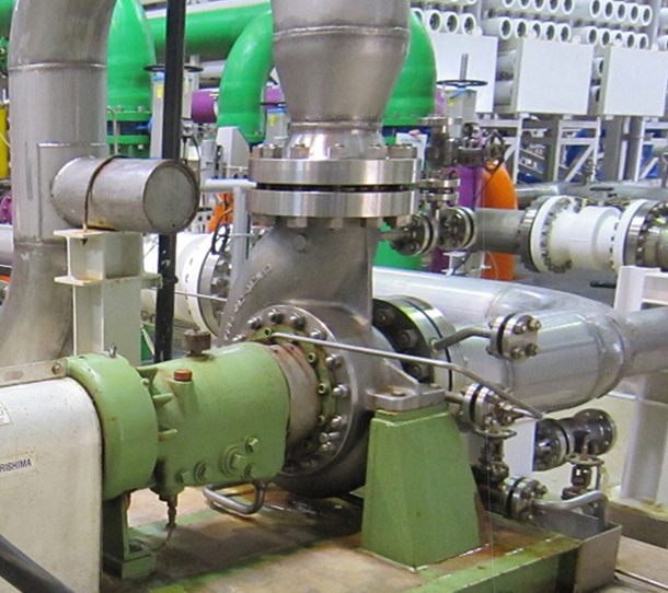 海水淡水化プラントでの高圧海水供給ポンプ納入事例イメージ