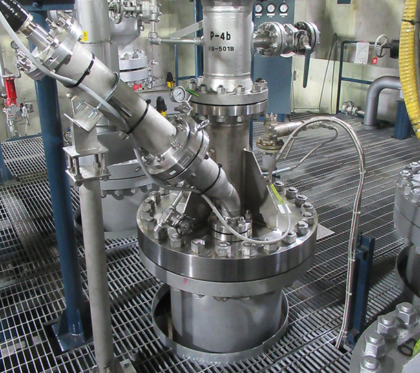 LPG備蓄プラントでの底水排水ポンプ納入事例イメージ