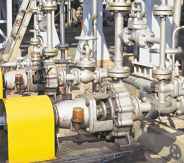 石油化学プラントでのプロセスポンプの適用イメージ