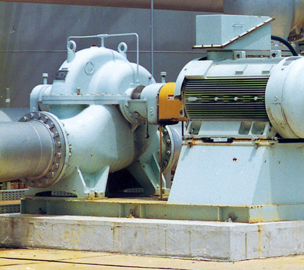 石油化学プラントでの冷却水ポンプの適用イメージ