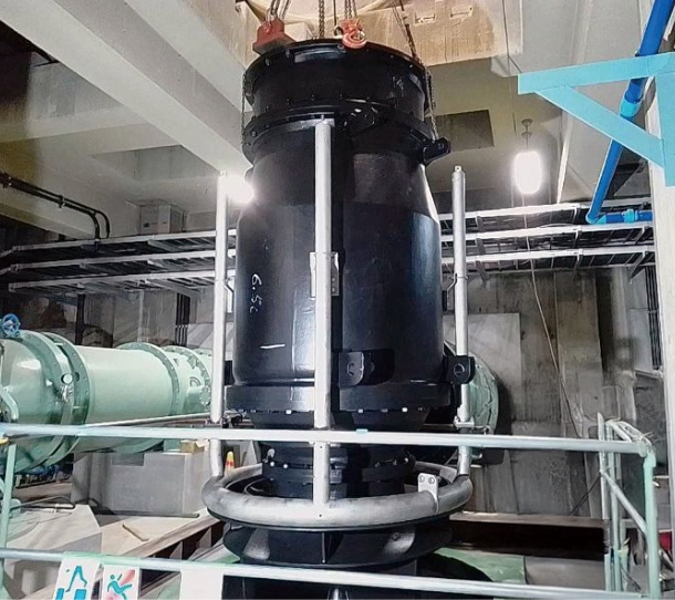 下水処理場での渦対策ポンプ（φ1,200mm）の写真