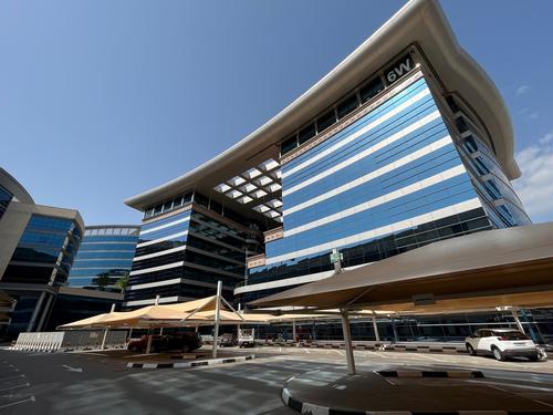 237-06-officeME.jpg